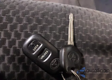 2006 Toyota Corolla S from USA, damaged, VIN 2T1BR32E06C641849